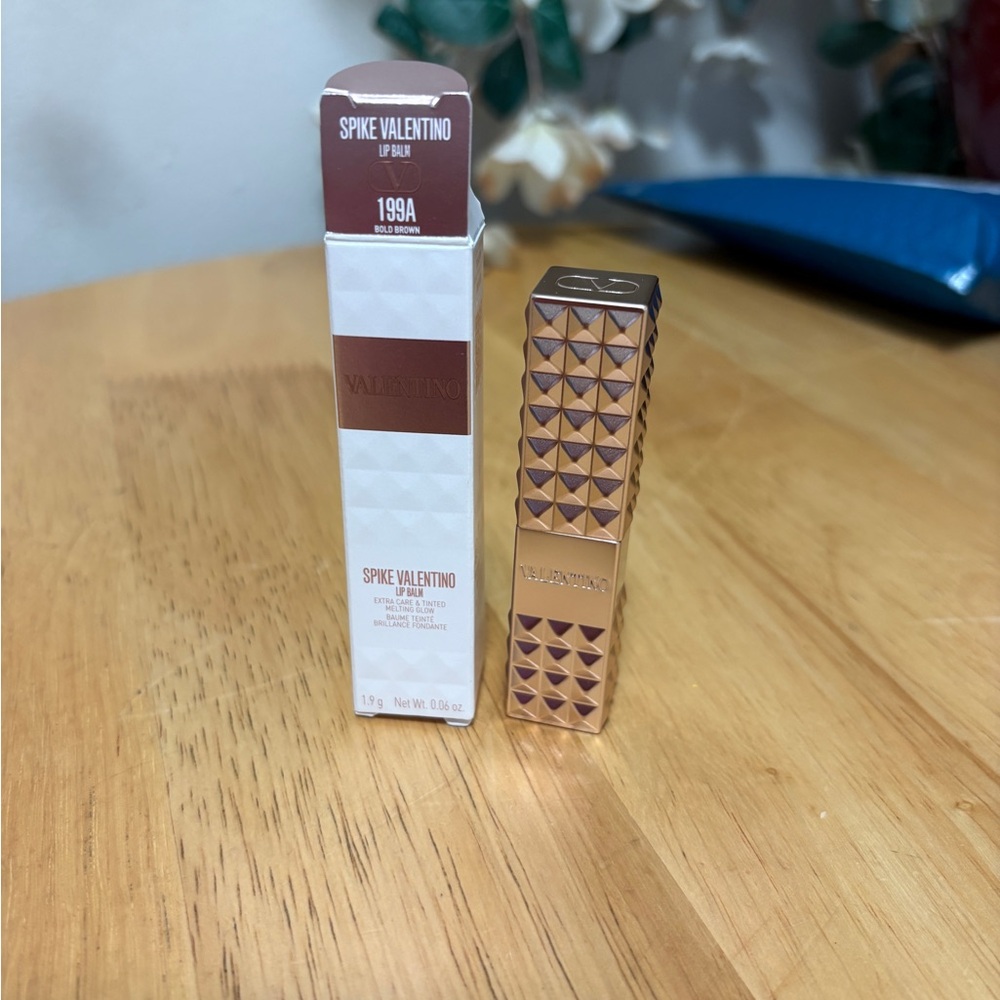 Valentino ~ Spike Valentino Lip Balm~CHOOSE YOURS! ~BNIB, AUTHENTIC 0.06oz, NEW - Picture 2 of 12